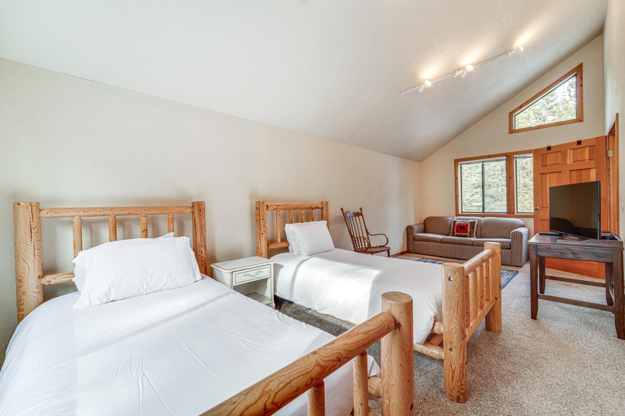 Family-Friendly Truckee Cabin In Tahoe Donner! Bagian luar foto