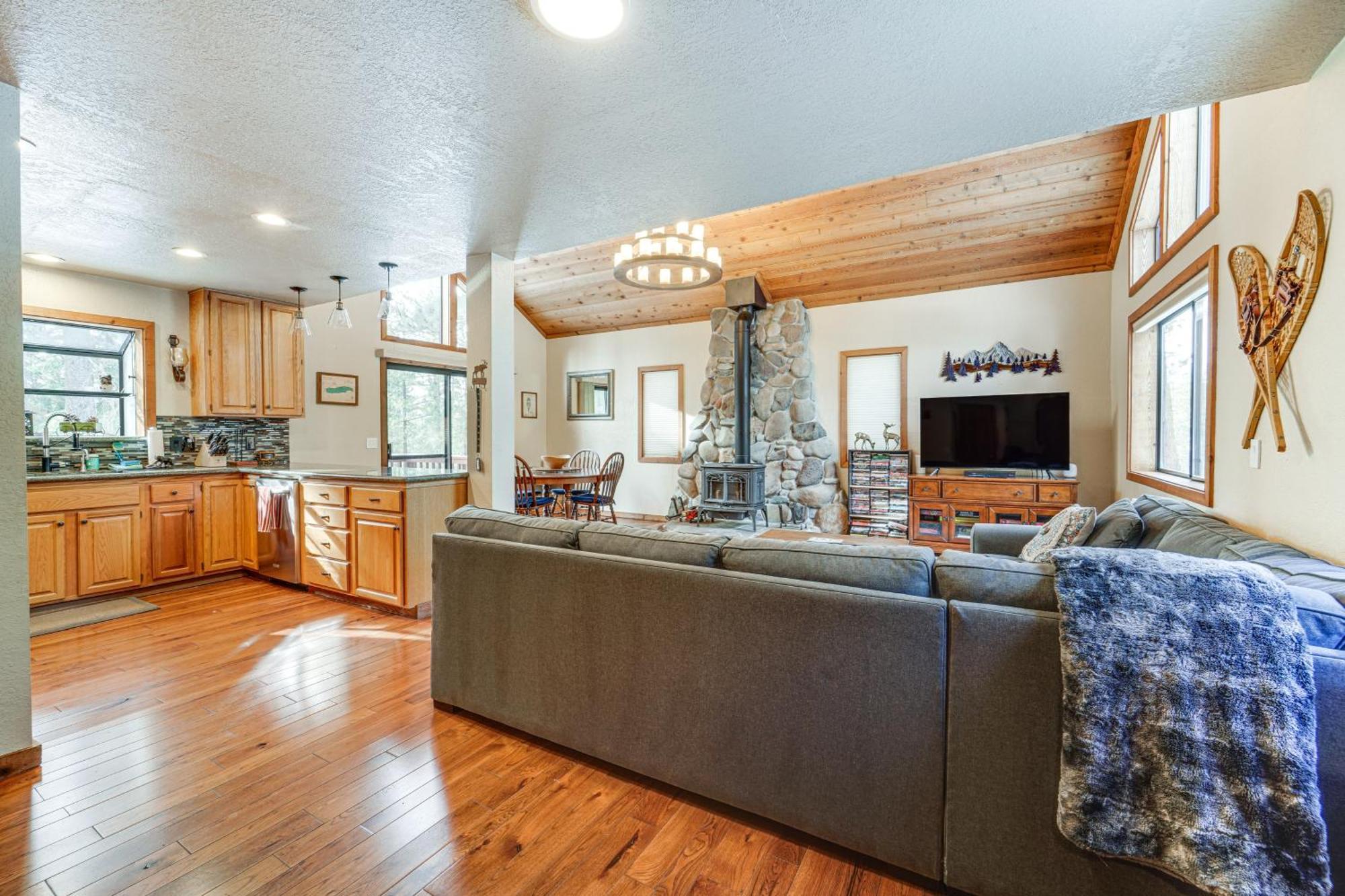 Family-Friendly Truckee Cabin In Tahoe Donner! Bagian luar foto